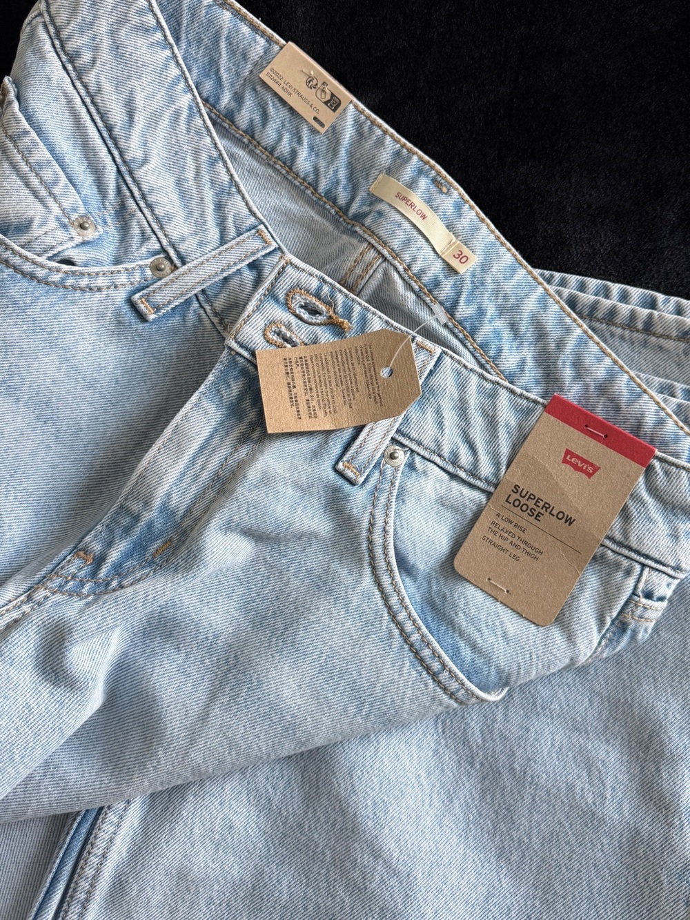 Levi's Light Wash Superlow Loose Jeans with tags - Picture 2 of 3